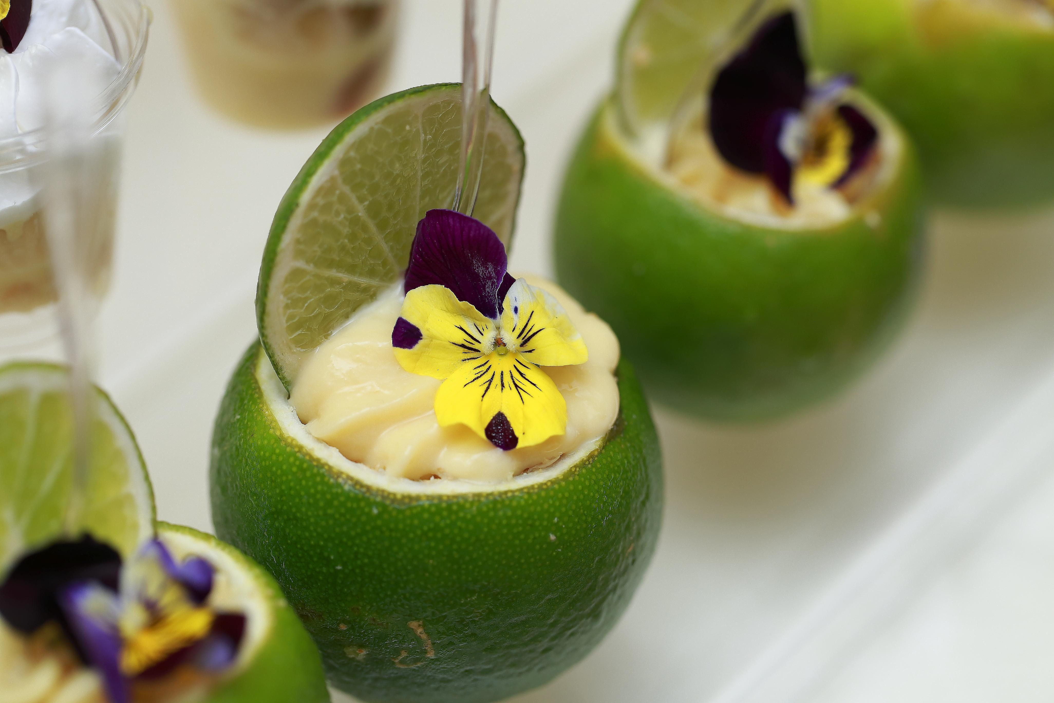 Bristol Panama, A Registry Collection Hotel מראה חיצוני תמונה A lime being used as a garnish