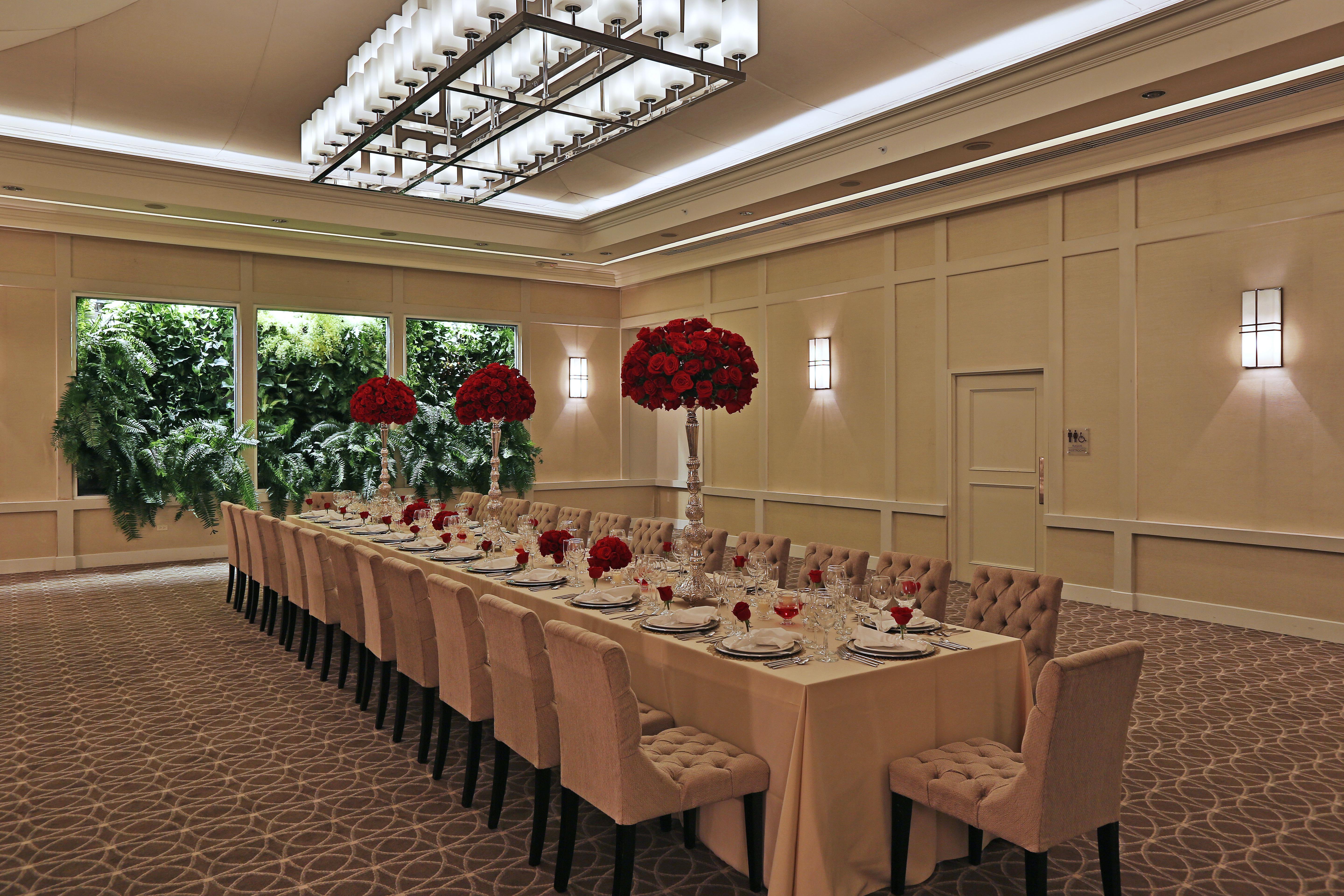 Bristol Panama, A Registry Collection Hotel מראה חיצוני תמונה A long table set for a banquet
