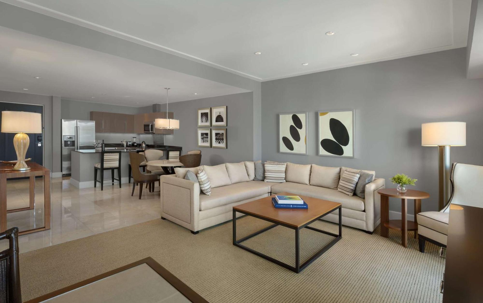 Bristol Panama, A Registry Collection Hotel מראה חיצוני תמונה A living room at The Ritz-Carlton, Boston